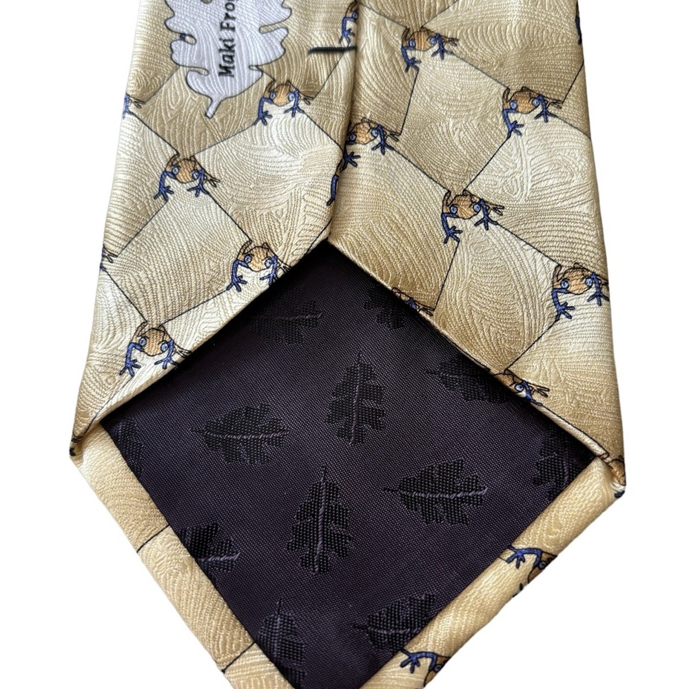 The Nature Conservancy champagne colored Maki Frog tie. 100% silk. - Picture 3 of 5